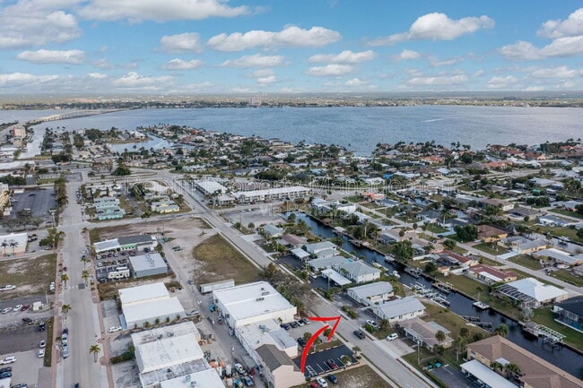 Building Photo - 1322 Miramar St