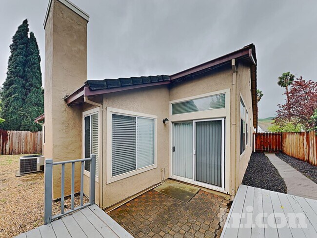 Building Photo - 1436 Northwood Dr