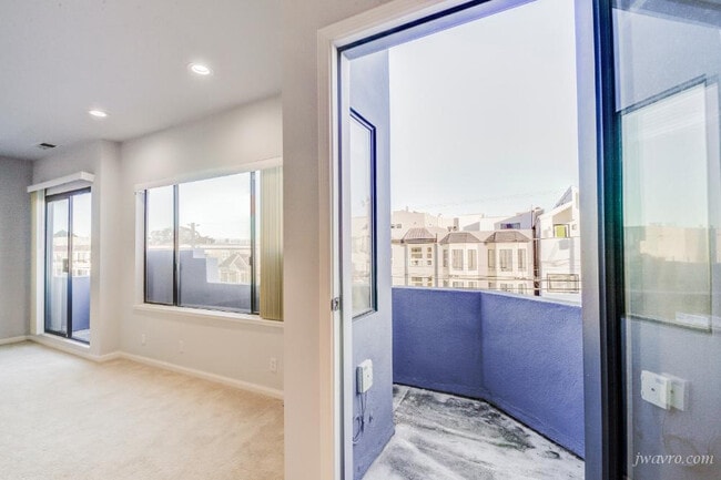 Building Photo - 465 35th Ave