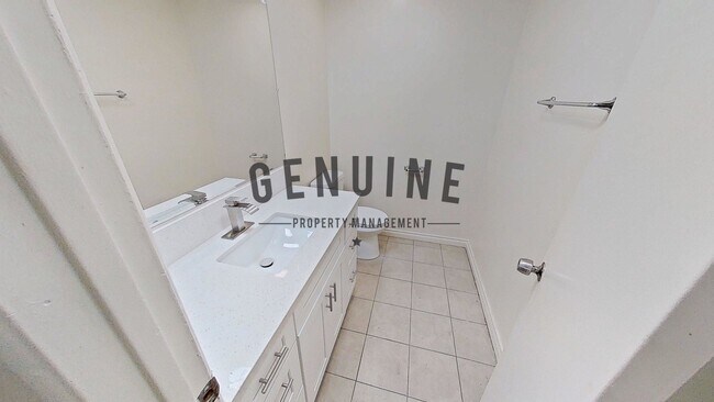 Building Photo - Cameo Ln Four-Plex