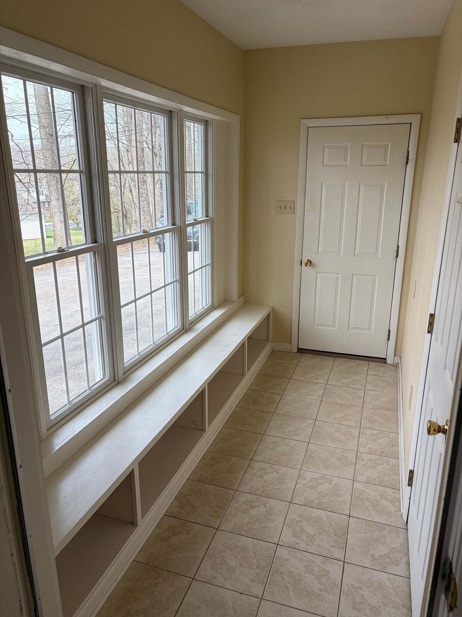 Building Photo - 16348 Woodcliffe Dr