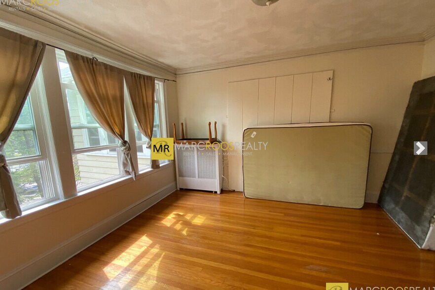 Building Photo - 28 Manet Rd