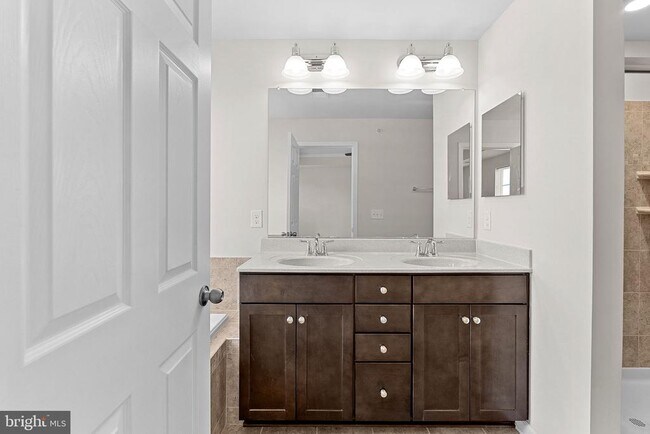 Building Photo - 25222 Briargate Terrace