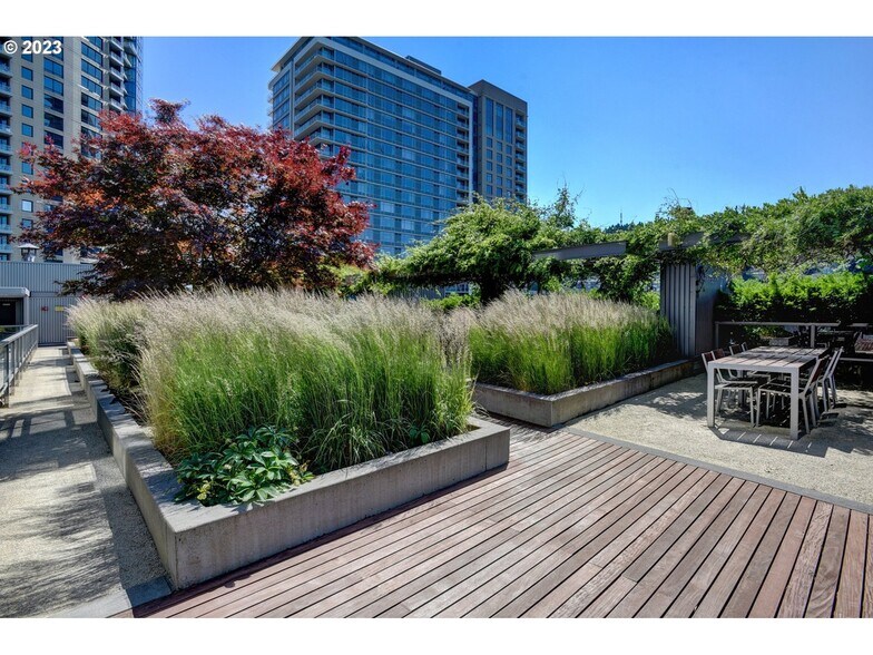 Building Photo - 3601 sw river parkway