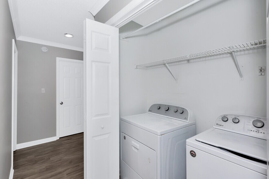 Building Photo - 275 Postwood Ct
