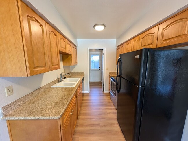 Building Photo - Los Gatos Townhome