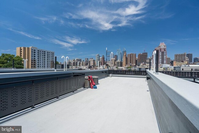 Building Photo - 1432 Clymer St