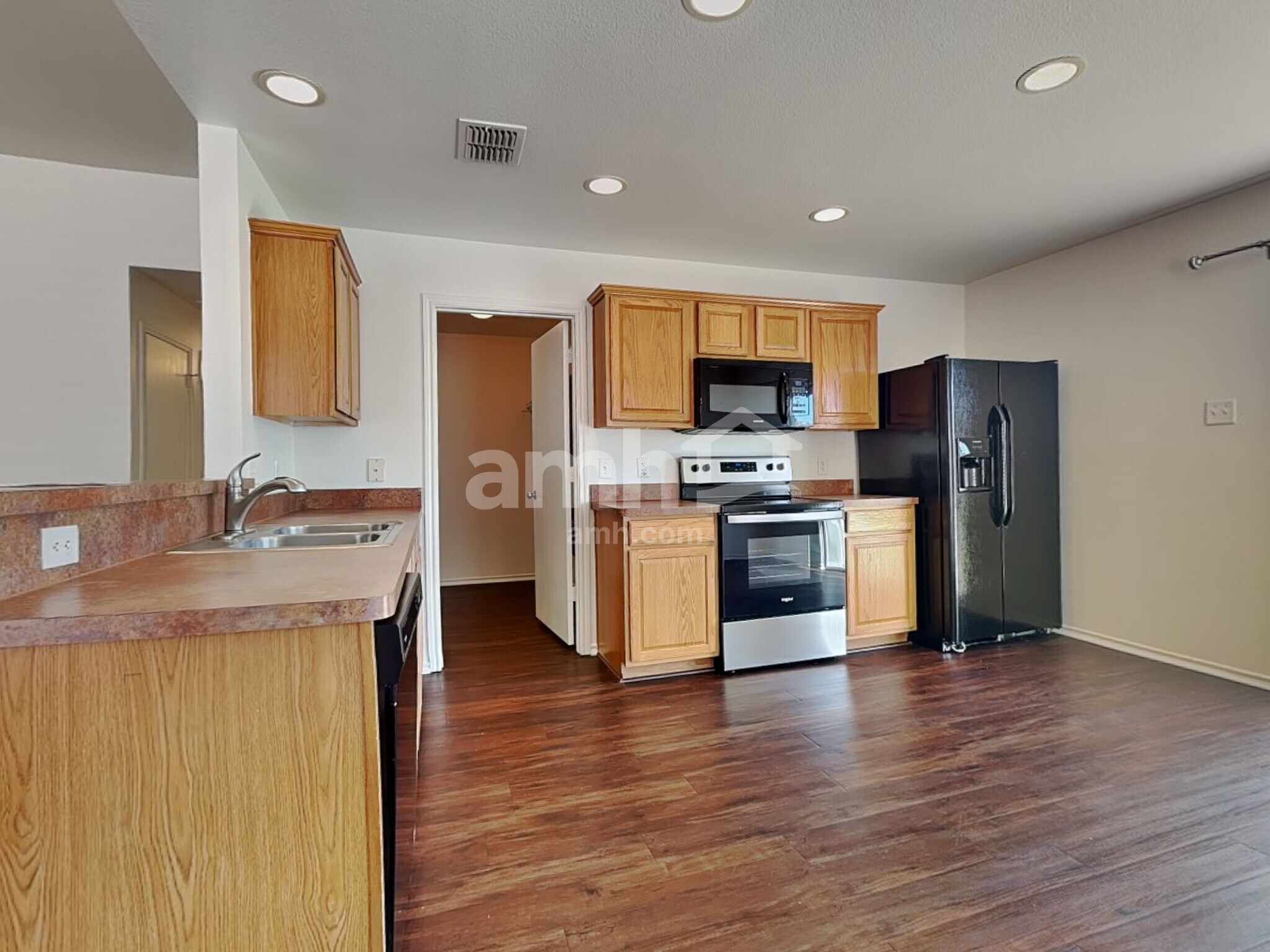 Building Photo - 9421 Pastime Ct