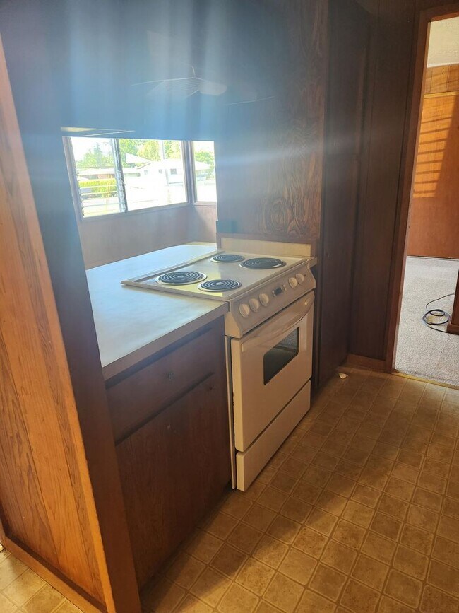 Building Photo - 3 Bedroom, 2 Bath Home in Hilo