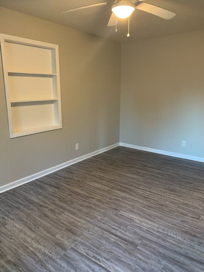 Building Photo - Coming Soon!