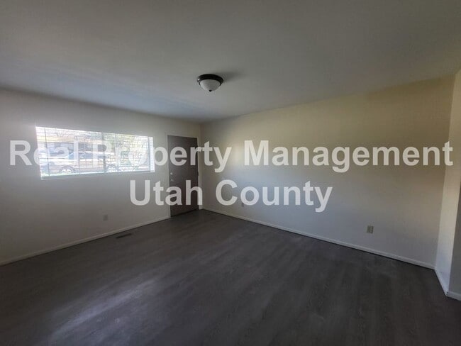 Building Photo - 1052 S Ellen Cir