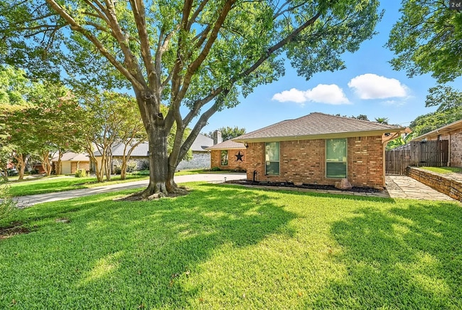 Building Photo - 2707 Edinboro Dr