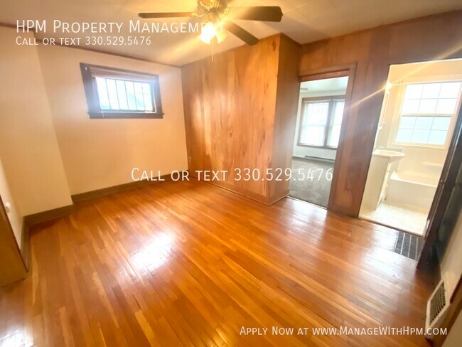Building Photo - 2109 Woodland Ave NW