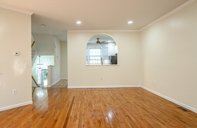Building Photo - 1 Munson Dr
