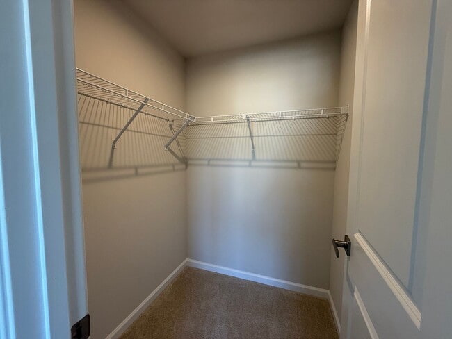 Building Photo - 4 Bedrooms, 2.5 Bathrooms - Home in Armuchee!