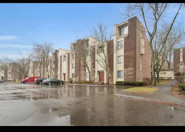 Outside - 125 Burgundy Hill Ln