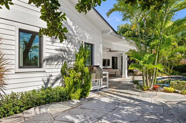 Building Photo - 940 Greenbriar Dr