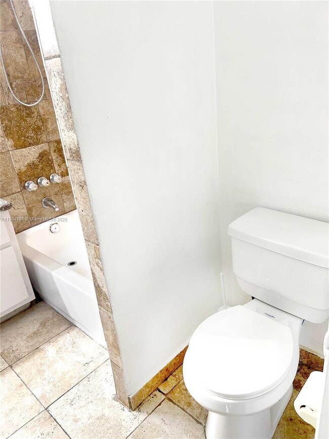 Building Photo - 1460 NE 169th St