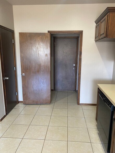 Building Photo - 113 N Shannon Way