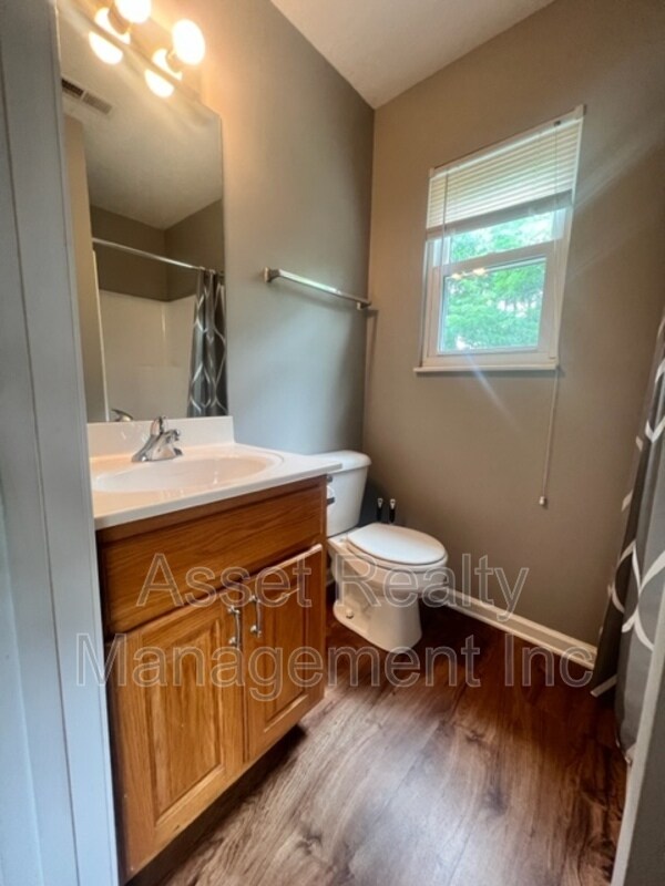 Building Photo - 11011 Woody Dr