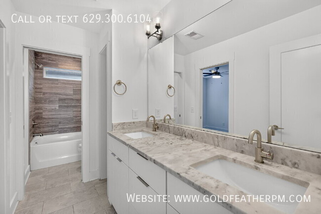 Building Photo - 253A Riverside Dr