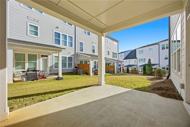 Building Photo - 1222 Westshore Dr