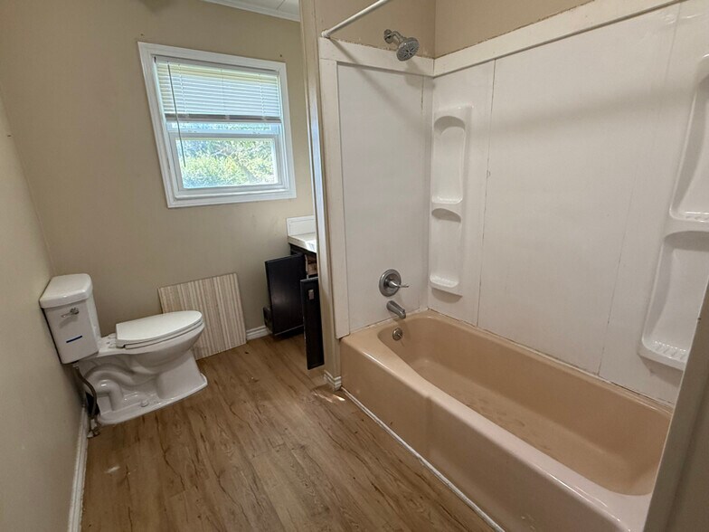 Building Photo - 609 Lane Dr