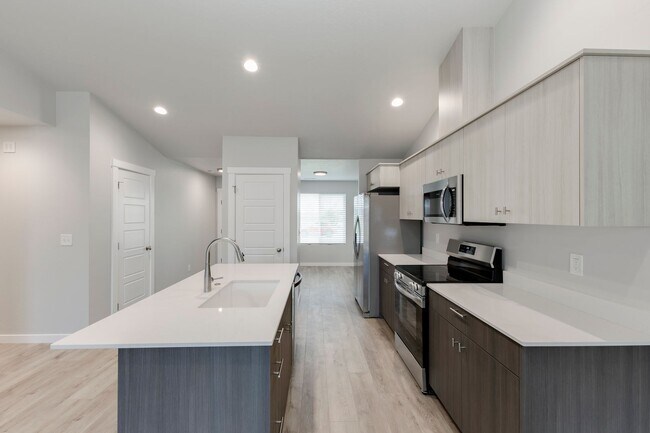 Building Photo - Charming Attached Townhome in Nampa at an Incredible Price!