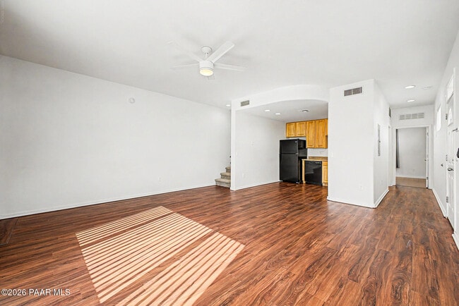 Building Photo - 3136 N Winstel Blvd