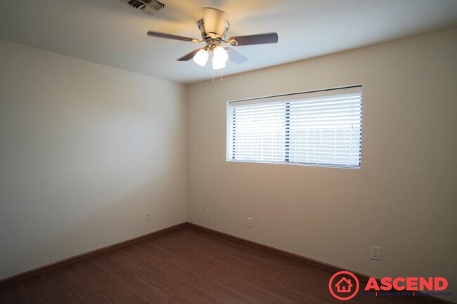 Building Photo - Gorgeous Northwest Bakersfield Home with H...