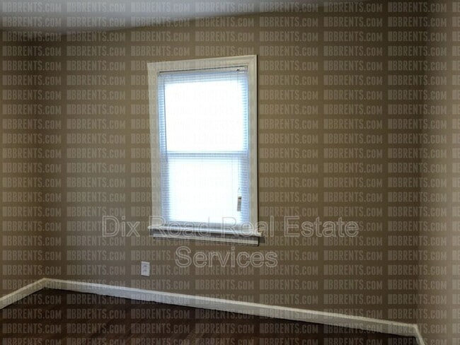 Building Photo - 743 Coralie St