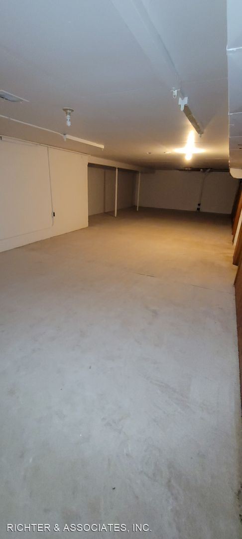 Building Photo - 3 br, 2 bath House - 137 S TOMPKINS