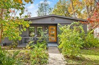 Building Photo - 1207 Romeria Dr