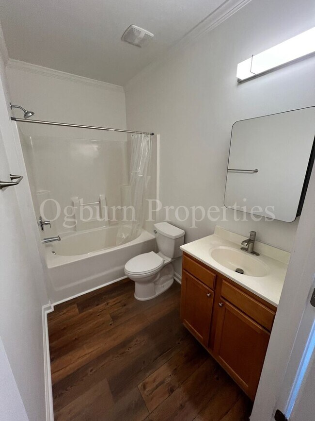 Building Photo - 2431-103 Eagle Creek Ct-2BR/2BA-Condo!