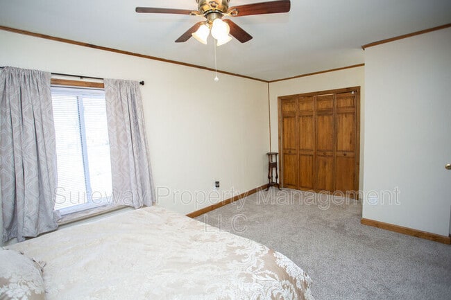 Building Photo - 207 Empress Ct