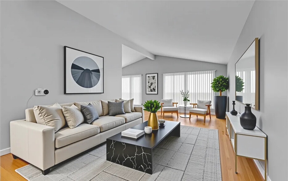 Building Photo - 608 Lavergne Ave