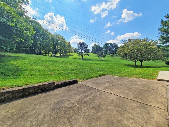 Building Photo - 133 Glenrochie Dr