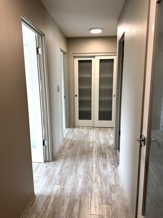 Building Photo - Koko Isle Circle - Renovated 3 bedroom, 2.5 bath townhome with carport