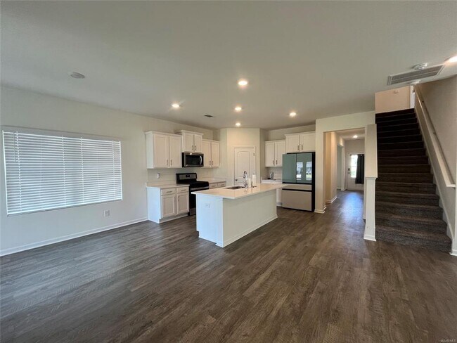 Building Photo - 3336 Meriwether Dr