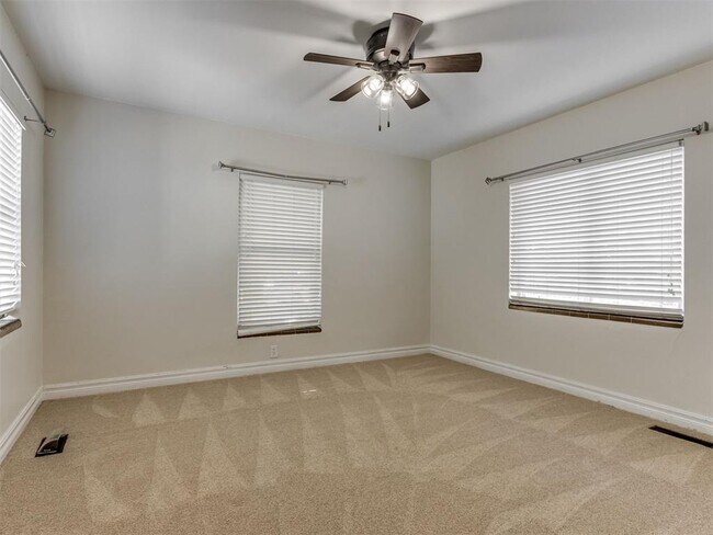 Building Photo - 2933 Cummings Dr