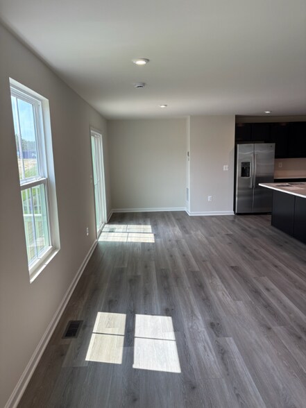 Building Photo - 6537 Rockingham Way