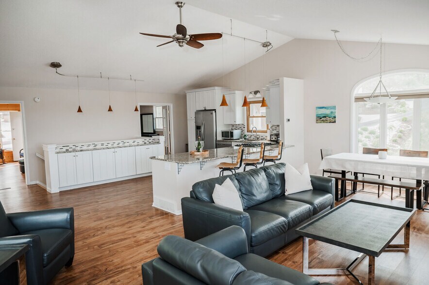 Building Photo - 150 Prospect St