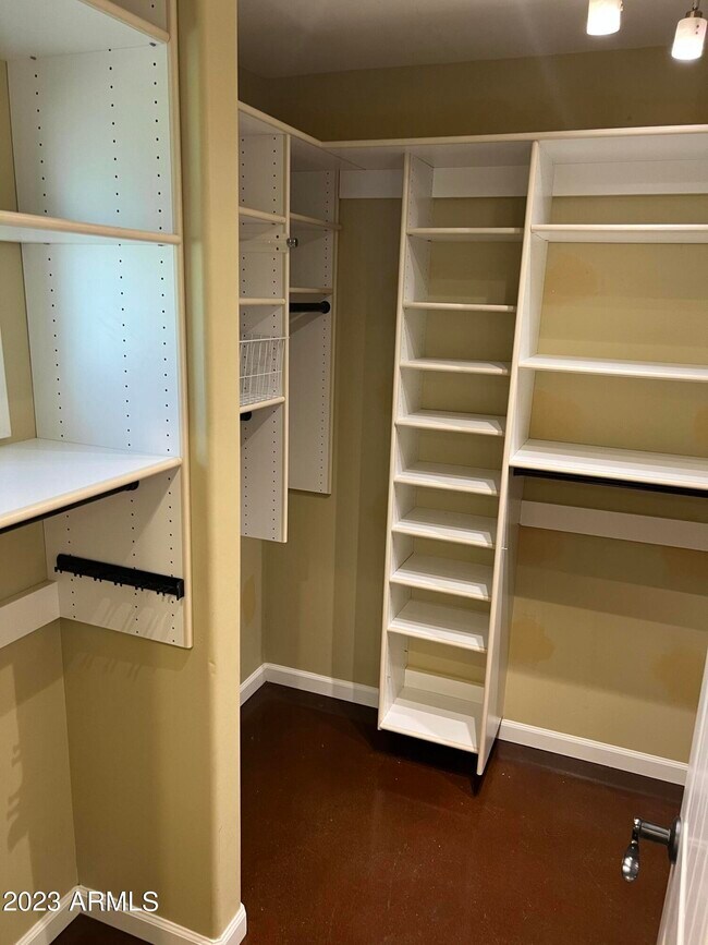 Building Photo - 4420 N 46th Pl