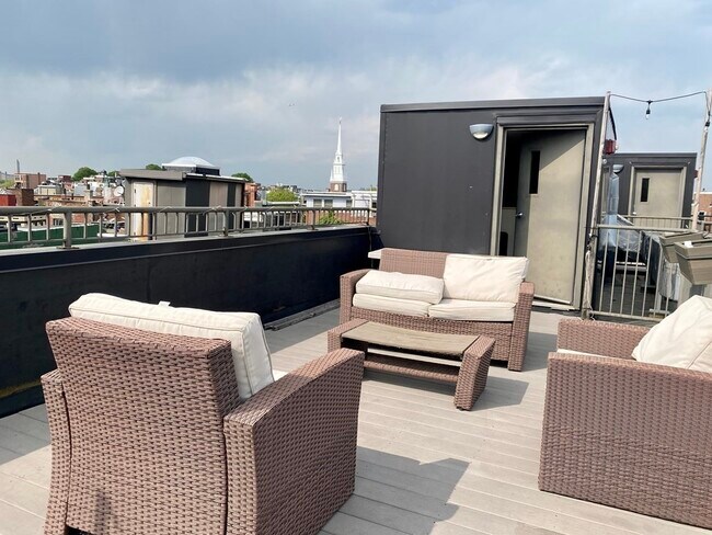 Building Photo - 14 Parmenter St