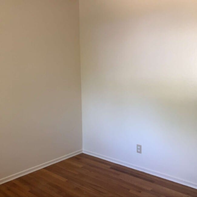 Building Photo - 1033 Cypress Dr