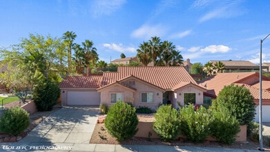 Building Photo - 887 Ironwood Dr