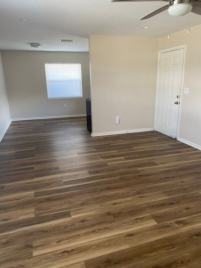 Building Photo - Locke Street Triplex Units