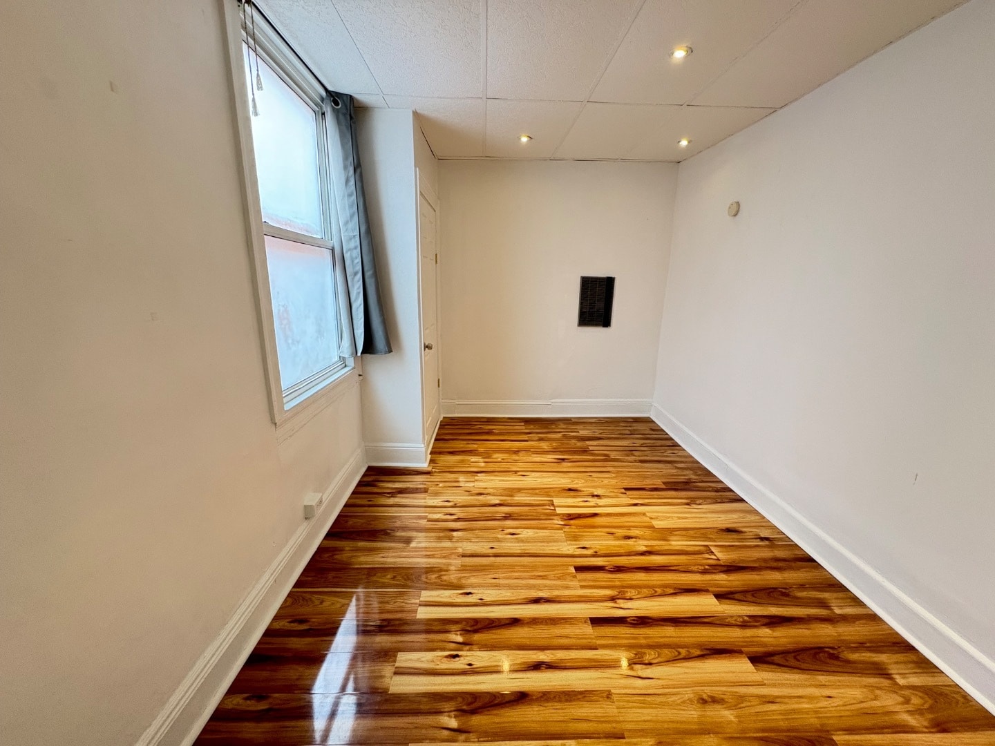 Building Photo - 5809 Hobart St