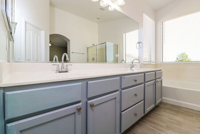 Building Photo - 29838 W Mitchell Ave