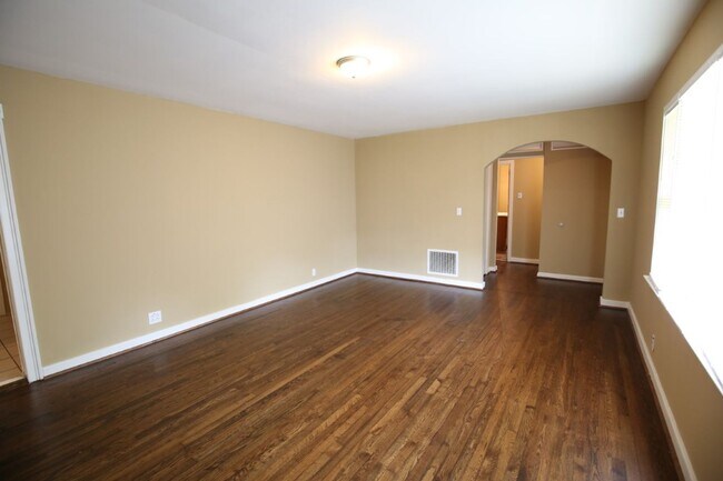 Building Photo - 1726 28th Ave N